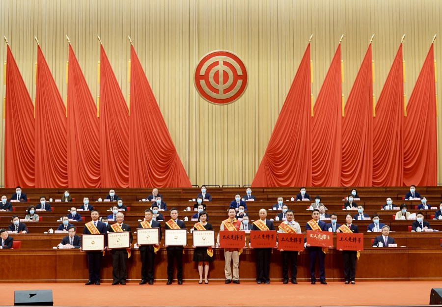 頒獎.jpg 頒獎.jpg