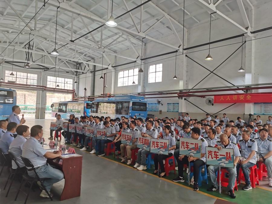 強警官點評.jpg 強警官點評.jpg