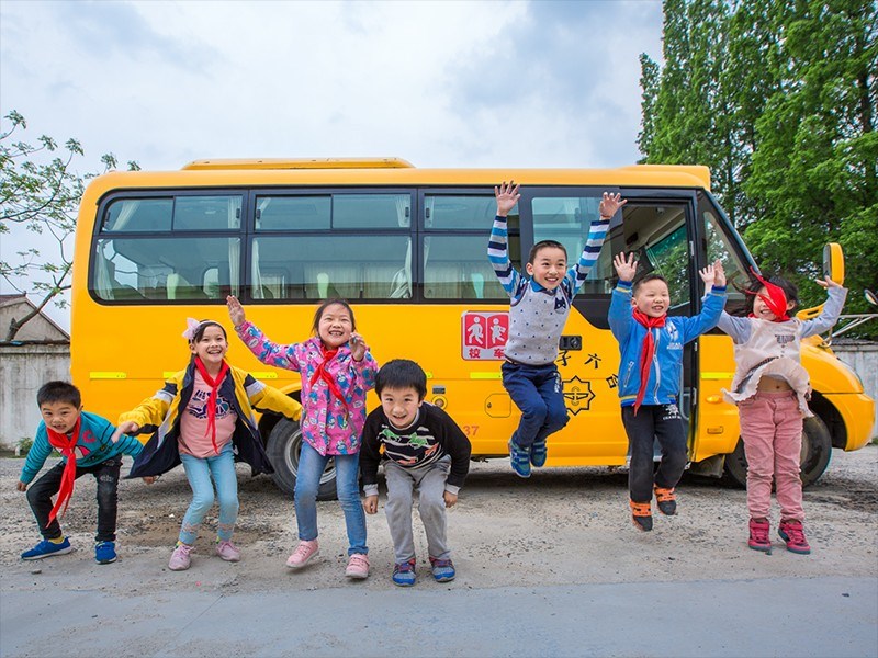 六合玉帶中心小學(xué)孩子們準(zhǔn)備放學(xué).jpg